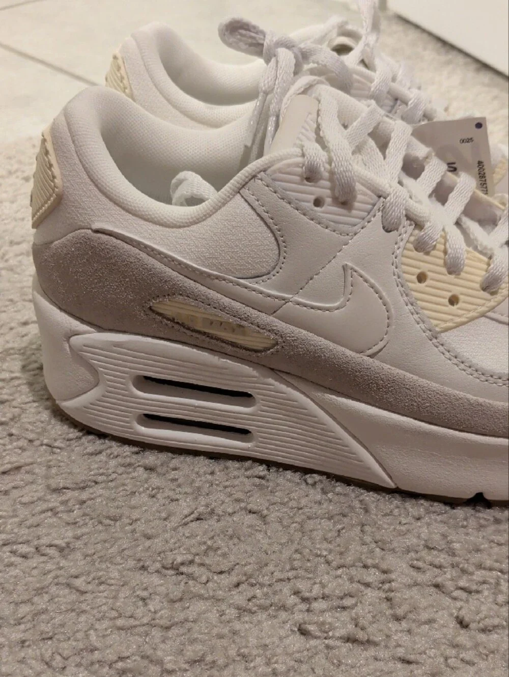 Women’s Air Max Sneakers in Off-White and Beige Size 7